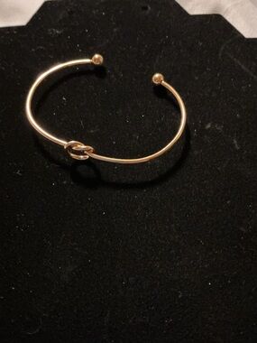 ★ Minimalist Gold Tone Open Knot Cuff Bracelet